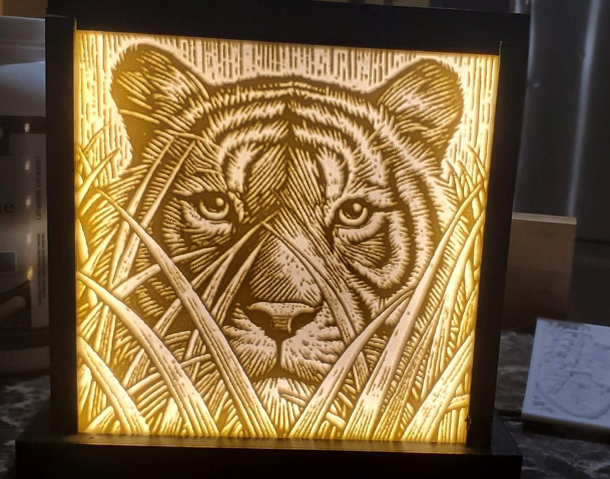Lit tiger lithophane lamp